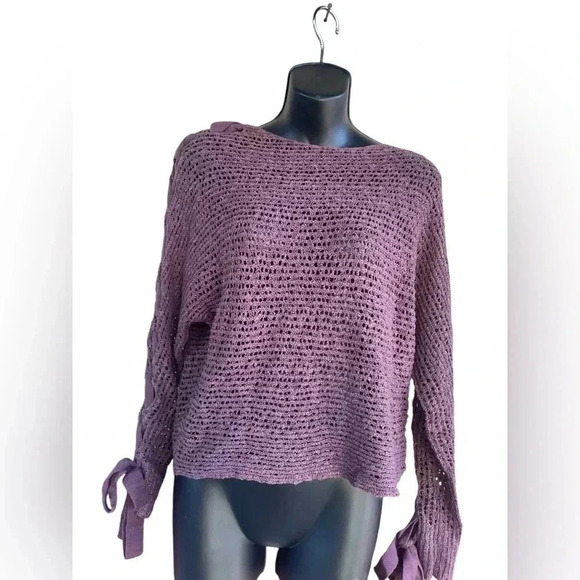 Jolt Sweaters - JOLT women’s crochet knit purple sweater with thick lace along the arm sz S used